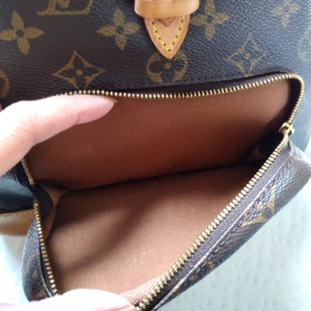 Auth. Louis Vuitton Montsouris MM Rucksack - Picture 10 of 17